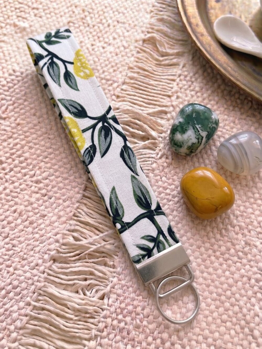 New Handmade Lemon Botanical Leaf Vine White Cotton Fabric Key Fob Wristlet
